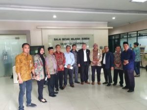 Komisi III DPRD Kabupaten Bekasi saat melakukan kunjungan ke BBWS Ciliwung Cisadane kaitan dengan penanganan banjir di wilayah Kabupaten Bekas, Jum'at (24/01).