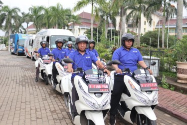 Peluncuran peluncuran program Mobil Pelayanan Keliling dan ‘Kios Capil’ di Komplek Perkantoran Pemkab Bekasi, Jum’at (24/01).