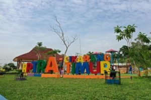 Ruang Publik Terbuka Ramah Anak (RPTRA) pertama di Kabupaten Bekasi, yang terletak di Perumahan Graha Asri, Desa Jatireja, Kecamatan Cikarang Timur | Foto: Humas Pemkab Bekasi