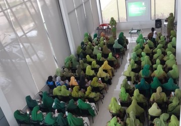 Sosialisasi Aswaja oleh Muslimat NU Kabupaten Bekasi di Marketing Gallery Riverdale, Desa Kalijaya, Kecamatan Cikarang Barat, Jumat (07/02) kemarin.