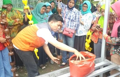 Coca-Cola Amatil Indonesia (CCAI) dukung upaya pemanfaatan 3R dan pelestarian lingkungan bersama Forum Bank Sampah Kab.Bekasi