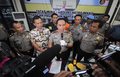 Kapolres Metro Bekasi, Kombespol Chandra Sukma Kumara saat gelar perkara di Mapolrestro Bekasi, Jum’at (15/12) sore.