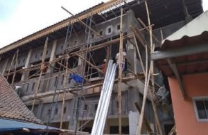 Proyek pembangunan ruang kelas baru di SDN Mekarsari 09 Tambun Selatan.