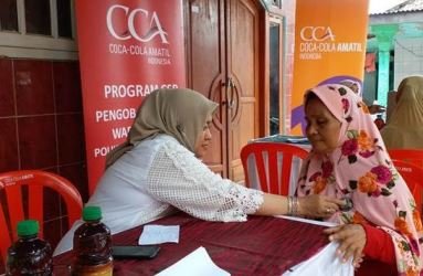 Berikan semangat wanita untuk terus menhaga kesehatannya,dalam rangka Hari Ibu, Coca-Cola Amatil Indonesia (CCAI) selenggarakan pemeriksaan kesehatan dan pengobatan gratis untuk warga wanita di sekitar pabrik CCAI Cikarang Barat.