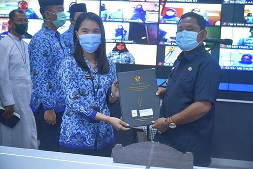 Pelantikan CPNS formasi 2018 dan jabatan fungsional di Lingkungan Pemerintah Kabupaten Bekasi yang dilakukan secara virtual di Command Center Diskominfosantik, Selasa (04/08) | Foto: Humas Pemkab Bekasi