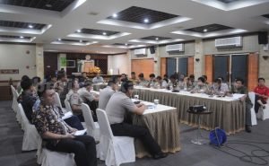 Rapat koordinasi jajaran Polresta Bekasi dengan pengelola kawasan industri di Kabupaten Bekasi untuk mengantisipasi aksi kejahatan, Jum’at (13/05) sore.