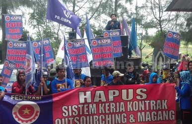 buruh-demo-disnaker-kabupaten-bekasi