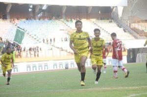 Angga Iriawan usai mencetak gol bagi Persikasi di menit ke 55 ke gawang PSKC Cimahi, Minggu (22/09).