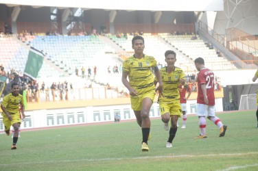 Angga Iriawan usai mencetak gol bagi Persikasi di menit ke 55 ke gawang PSKC Cimahi, Minggu (22/09).