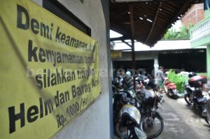 Hotel motor milik Aah Asiah (56) yang berada di di pintu masuk Kawasan Industri Jababeka II, Desa Pasir Sari, Kecamatan Cikarang Selatan.