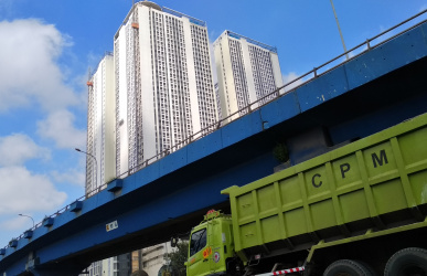 Pembangunan apartemen dan pusat perbelanjaan di Desa Pasirsari, Kecamatan Cikarang Selatan