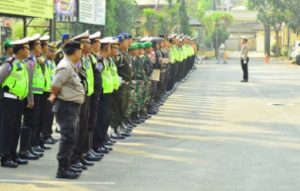 Apel gelar pasukan di lapangan Polres Metro Bekasi dalam rangka Operasi Zebra Jaya 2019, Rabu (23/10).