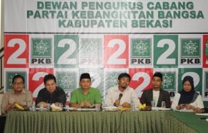 Ketua dan Agggota Komisi Pemilihan Umum Kabupaten Bekasi saat melakukan silaturahmi ke DPC PKB Kabupaten Bekasi, Selasa (26/04).