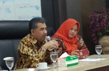 Kepala Kantor Badan Pertanahan Nasional (BPN) Kabupaten Bekasi, Nurhadi Putra (kiri)