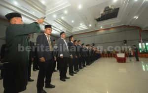 Pelantikan 69 Anggota Panwascam tingkat Kabupaten Bekasi, di aula KH. Noer Ali , Gedung Bupati Bekasi, Jum’at (29/07).