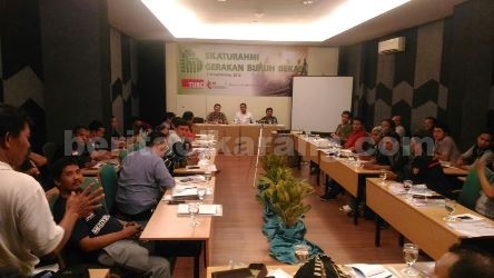 Silaturahmi buruh yang diinisiasi Trade Union Right Center (TURC) di hotel Grand Cikarang, Kecamatan Cikarang Utara, 7-8 September 2016