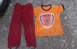 Sejumlah barang bukti, yakni pakaian berupa celana panjang warna merah (celana sekolah SD-red) dan Kaos oblong warna orange milik korban yang diamankan Kepolisian Sektor Cikarang.