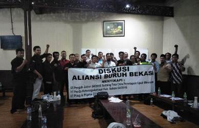 Pertemuan antara perwakilan pimpinan Serikat Pekerja (SP) dan Serikat Buruh (SB) yang tergabung dalam Aliansi Buruh Bekasi dan Forum Buruh Kota Bekasi di RM. Dara Sederhana, Cibitung pada Jum’at (28/09) lalu