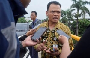 camat cikarang barat junaefi