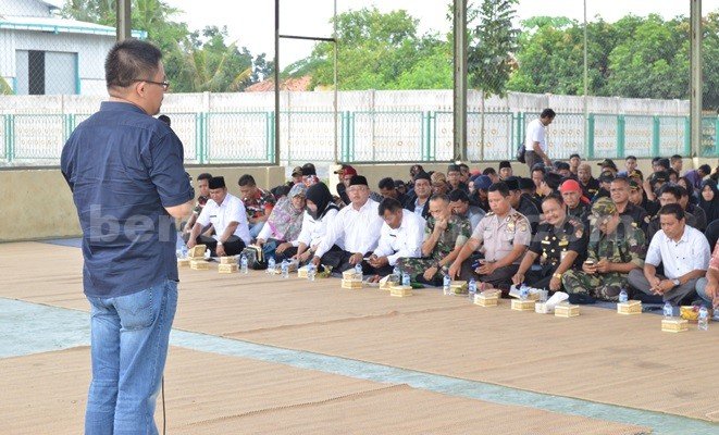 Daeng Muhammad saat menghadiri acara Tarhib Ramadhan 1437 H yang digelar oleh DPC Pejuang Siliwangi Indonesia (PSI) Kabupaten Bekasi, Rabu (01/06) di halaman kantor Kecamatan Cikarang Pusat