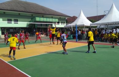 Turnamen Bola Volly tingkat SMA Se-Kabupaten Bekasi di Lapangan apel Makodim 0509/Kabupaten Bekasi.