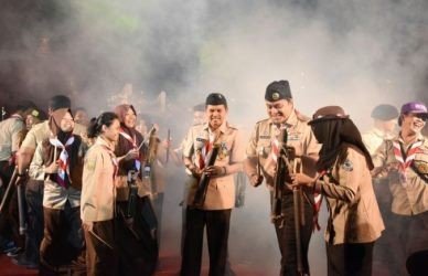 Diskusi publik bertajuk 'Sepekan Jelang Pemilihan: Siapa Punya Solusi Permasalahan di Kabupaten Bekasi'di gedung teater graha Pariwisata, Cikarang Timur, Rabu (10/04).