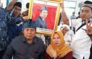 TUMBANG: Anggota DPRD Kabupaten bekasi yang mencalonkan diri menjadi kades tumbang oleh Calon Nomor Urut 1 Mulyadi di Pilkades Sukadanu.