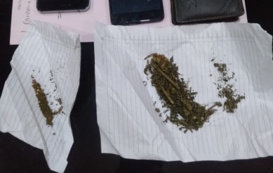 Dua bungkus ganja yang berhasil diamankan Unit Reskrim Polsek Setu dari tangan HAP (19) dan MF (18)