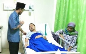 Berangsur membaik: Ketua KPU Kabupaten Bekasi, Jajang Wahyudin masih dalam proses perawatan instensif di ruang Angrek RSUD Kabupaten Bekasi, Rabu (08/05) sore sekitar pukul 15.36 WIB.