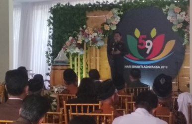 Bupati Bekasi, Eka Supria Atmaja saat menghadiri acara peringatan Hari Bhakti Adhyaksa Ke 59 di halaman kantor Kejaksaan Negeri Kabupaten Bekasi pada Senin 22 Juli 2019 kemarin.