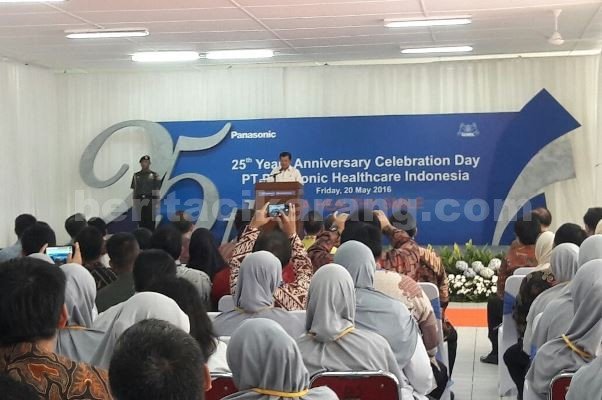 Wakil Presiden RI, Jusuf Kalla saat memberikan sambutan di acara HUT Ke 25 PT. Panasonic Healtcare Indonesia, Jum'at (20/05).