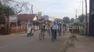 Pantau Kamtibmas, Kapolresta Bekasi, Kombespol M. Awal Charuddin, SIK, MH beserta rombongan blusukan gowes sepeda dari Polsek Tambun ke Polsek Setu dan arah sebaliknya.