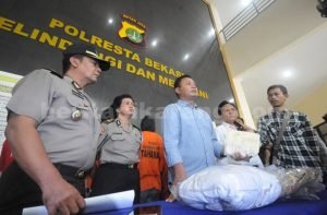 Kasat Reskrim Polresta Bekasi, Kompol Ardi Rahananto saat menggelar pers release di Mapolresta Bekasi, Senin (23/05).