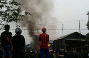 kebakaran kedungwaringin gudang