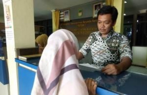 Kecamatan Karang Bahagia Kabupaten Bekasi tetap membuka pelayanan administrasi kependudukan di hari Sabtu dan Minggu