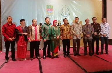 Kenal sambut Kepala Kejaksaan Negeri Kabupaten Bekasi, Raden Rara Mahayu Dian Suryandari di Holiday Inn, Cikarang Selatan, Kamis (07/11) malam.