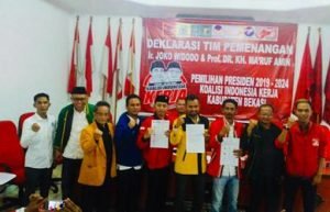 Perwakilan partai politik (Parpol) pendukung Jokowi – KH. Ma’ruf Amin di Pilpres 2019 mendatang saat mendeklarasikan Koalisi Indonesia Kerja Kabupaten Bekasi, Jum'at (14/09) sore.