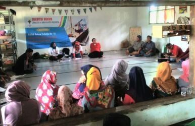 kuliah-terbuka-di-taman-baca-rumah-pelangi