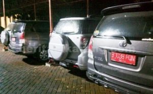Deretan mobil dinas yang terparkir di area perkantoran Pemkab Bekasi.