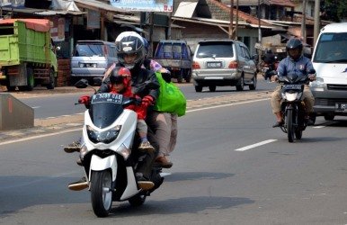 Pemerintah Kabupaten Bekasi berkomitemen untuk memberikan kenyamanan dan keamanan bagi para pemudik baik yang melintasi di jalur alternative maupun jalan pantura Kabupaten Bekasi.