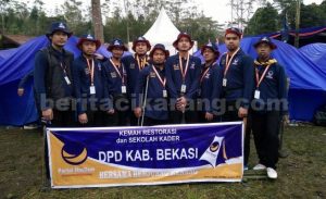 Kader DPD Partai Nasdem Kabupaten Bekasi saat Kemah Restorasi dan Sekolah Kader di Ranca Upas, Ciwidey, Kabupaten Bandung.