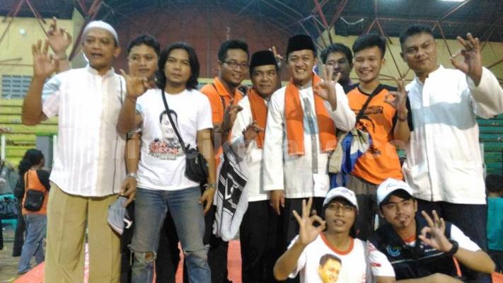 Tim 23 Obama yakin langkah politik Ahok tidak akan diikuti pasangan independen Obon Tabroni dan Bambang Sumaryono di Pemilihan Bupati dan Wakil Bupati Bekasi 2017.