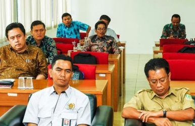 Para peserta lelang jabatan saat mengikuti tes manajerial / kompetensi di Pusat Kajian & Pendidikan & Pelatihan Aparatur I Lembaga Administrasi Negara Jatinangor, Senin (05/02) lalu.