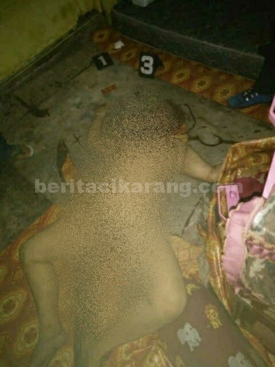 Kondisi TA (40) saat ditemukan oleh warga, Senin (11/04) malam.