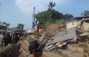 Penertiban PKL di depan Kantor Dinas Pemadam Kebakaran oleh Satpol PP Kabupaten Bekasi, Jum'at (16/03) lalu.