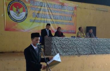 Pembacaan fakta integeritas dipimpin oleh Ketua Pengawas Kecamatan (Panwascam) Tambun Selatan, Ardi, Minggu (03/06).