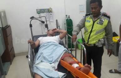 Dedi Nuridan Sutanto saat mendapatkan perawatan medis di RS. Karya Medika I Cibitung, Selasa (23/05) malam.