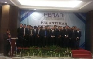 Prosesi pelantikan pengurus Peradi Kabupaten Bekasi oleh perwakilan dari Peradi pusat, Jum'at (02/03) sore.