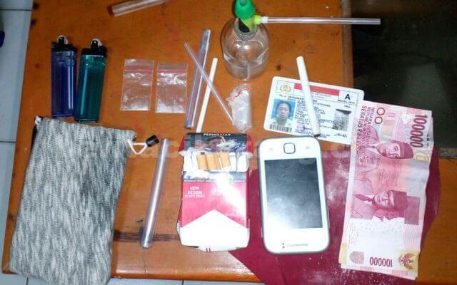 Barang bukti yang diamankan anggota kepolisian dari tangan kedua tersangka NA (26) dan DS (40).