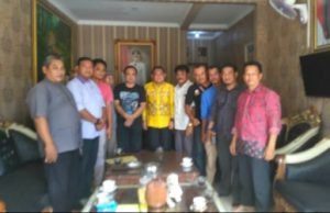 Pertemuan Plt Bupati Bekasi yang dihadiri perwakilan warga Desa Burangkeng yakni Tim 17, Kepala Desa Burangkeng, Camat Setu pada Minggu (17/03) kemarin.